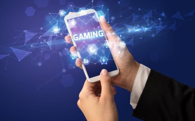 Teknoloji kavramına sahip akıllı telefon kullanımı