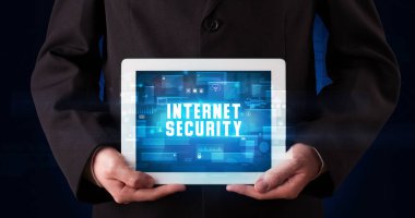 Tablet tutan kişi, güvenlik kavramı