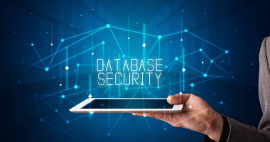 Tablet tutan kişi, güvenlik kavramı