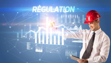 Sanal ekrana kask çizen genç iş adamı