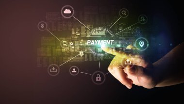 Siber güvenlik tuşuna elle dokun