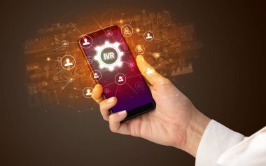 Teknoloji kavramına sahip akıllı telefon kullanımı