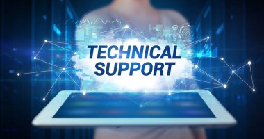 Tablet tutan kişi, teknoloji konsepti