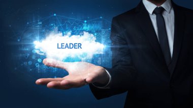 Motivasyon mesajı taşıyan iş adamının eli