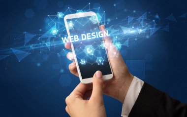 Teknoloji kavramına sahip akıllı telefon kullanımı