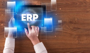 El tutuş tabletinin yakın plan görüntüsü