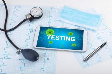 Yazılı bir tablet pc 'nin yakın görüntüsü