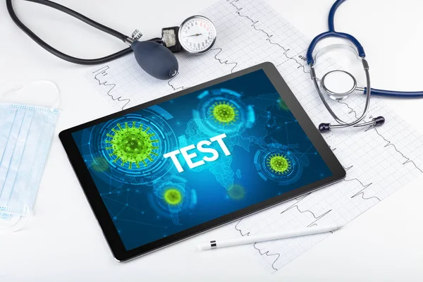 Yazılı bir tablet pc 'nin yakın görüntüsü