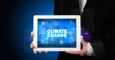 Tablet tutan kişi, teknoloji konsepti