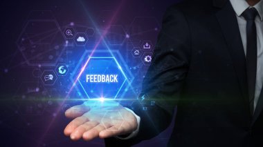 Toplumsal yazıyı tutan adam.