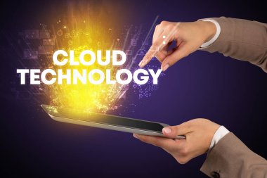 Yazılı dokunmatik ekranın yakın plan görüntüsü