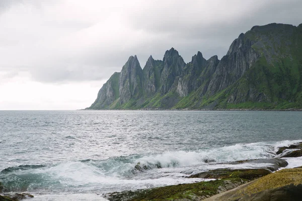 Devils Teeth, Tungeneset, Сенья, Норвегия — стоковое фото