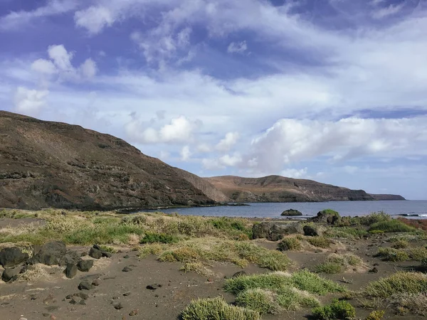 Zobacz z góry na plażę i ocean Atlantycki na Kanaryjskie wyspy Fuerteventura, Hiszpania — Zdjęcie stockowe