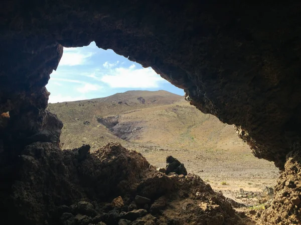 Απομεινάρια της ένα παλιό ορυχείο κοντά στα ηφαιστειακά σπήλαια Ajuy χωριό, Φουερτεβεντούρα, Κανάριοι Νήσοι, Ισπανία — Φωτογραφία Αρχείου
