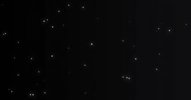 Havada beyaz kar olan kusursuz döngülü animasyon arkaplan. Kara Gök Bg 'de sihirli toz parçacıkları. Yavaş rüzgar hareketli animasyon. Şen şakrak kar taneleri. Xmas partisi arkaplanı