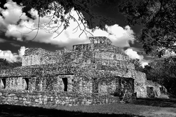 Antigua pirámide maya — Foto de Stock