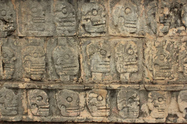 Ołtarz z czaszek w Chichen Itza — Zdjęcie stockowe