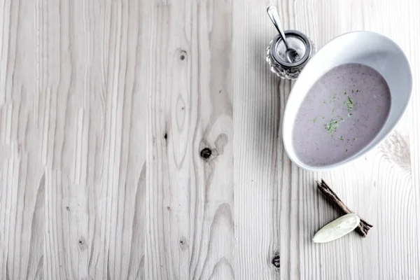 Sup kastanye dengan susu dan kayu manis — Stok Foto
