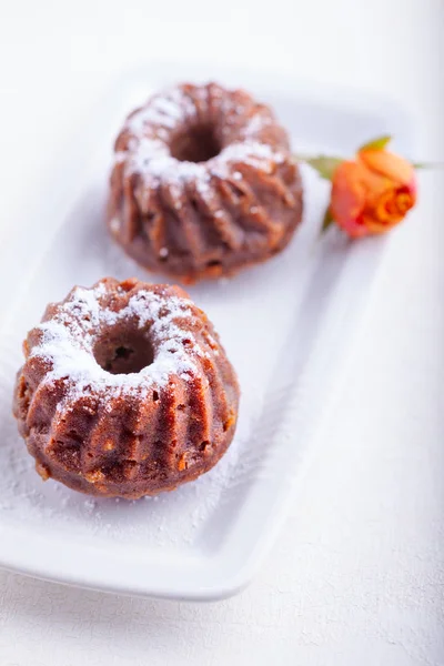 Magdalenas de manzana sin gluten. Harina de arroz, lino y cereza de ave —  Fotos de Stock