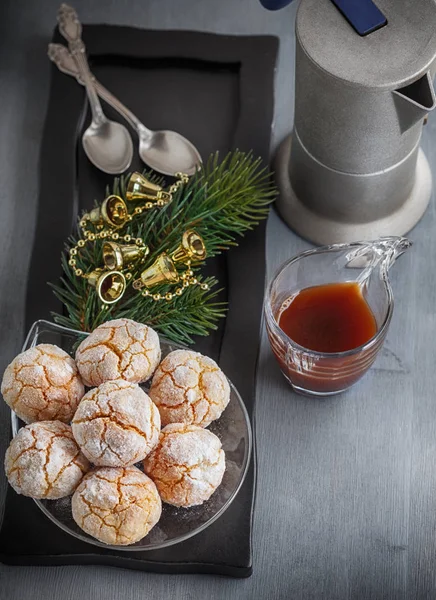 Makronen-Schneegipfel und Köche — Stockfoto