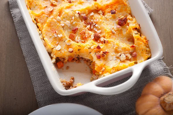 Parmentier van pompoen en aardappelen met rundvlees — Stockfoto