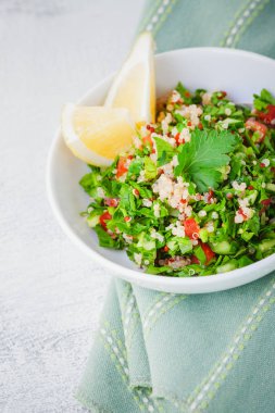 Quinoa tabbouleh salata