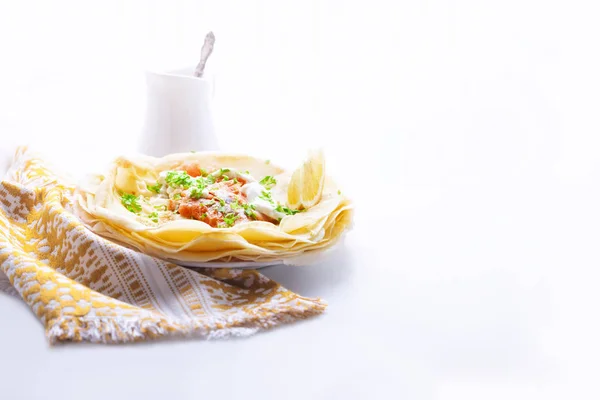 Crepes con salmón ahumado. — Foto de Stock