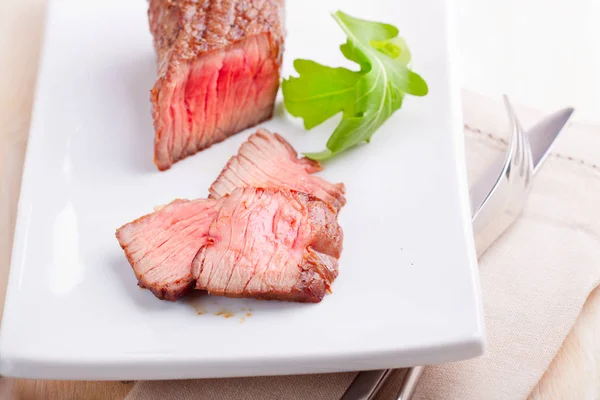 Verse medium gegrilde biefstuk — Stockfoto