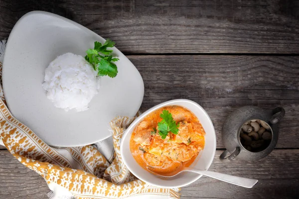 Kurczak curry i ryż — Zdjęcie stockowe