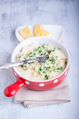 Kereviz ile balık pasta