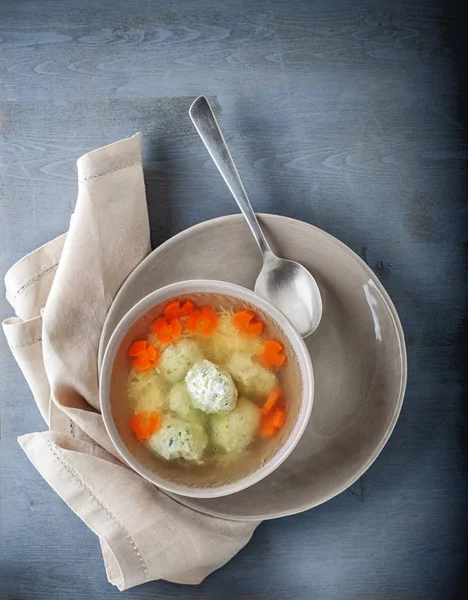 Chicken soup with meatballs and vegetables. — Stock Photo, Image