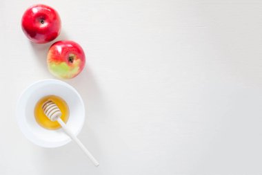 Elma, nar ve bal için Rosh Hashanah
