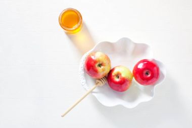 Elma, nar ve bal için Rosh Hashanah