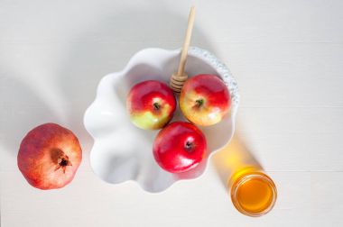 Elma, nar ve bal için Rosh Hashanah