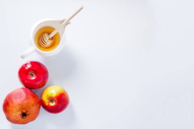 Elma, nar ve bal için Rosh Hashanah