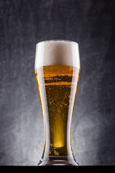 Copo alto de cerveja — Fotografia de Stock
