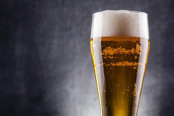 ビールの背の高いグラス — ストック写真