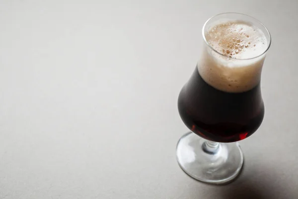 Stout on gray — Stock Photo, Image