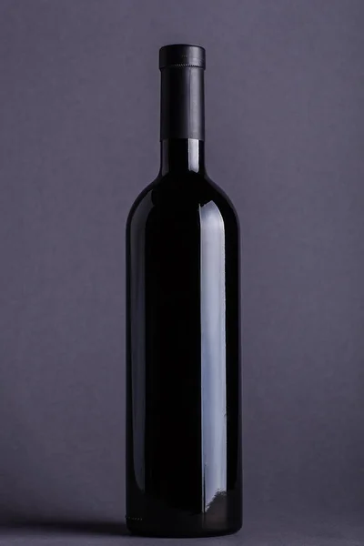 Szürke palack vörösbor — Stock Fotó