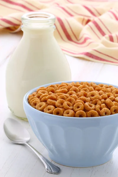 Whole wheat cereal loops — Stock Photo, Image