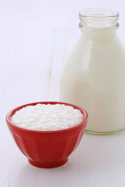 Fresh cottage cheese — Stock Photo, Image