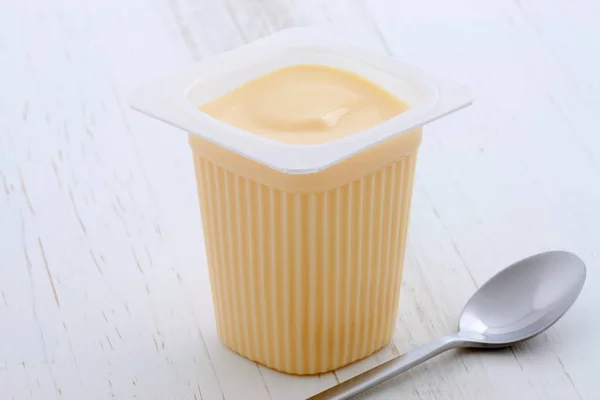 Friss eper joghurt — Stock Fotó