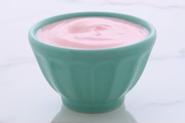 Vintage Yunan çilekli yoğurt