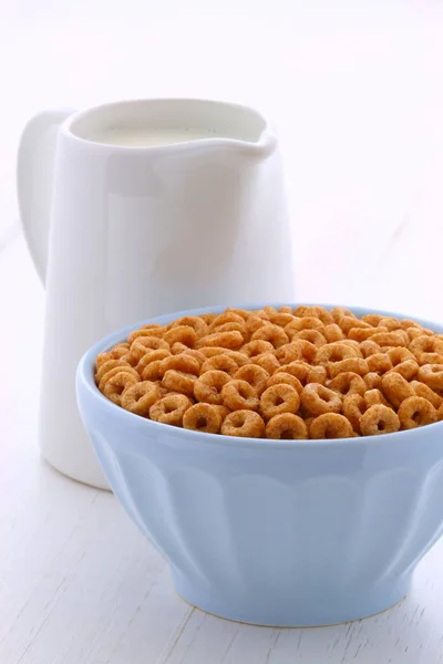 Whole wheat cereal loops — Stock Photo, Image