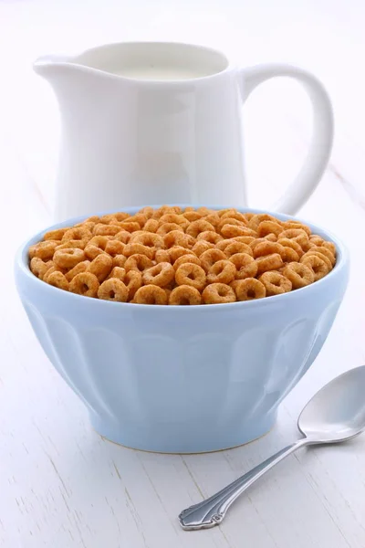 Whole wheat cereal loops — Stock Photo, Image