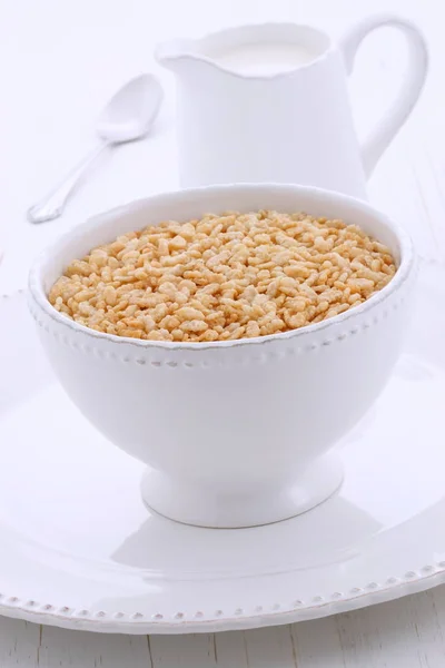 Delicious and healthy crisped rice cereal — Stock Photo, Image