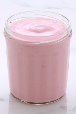 Stil yoğurt böğürtlen Fransız