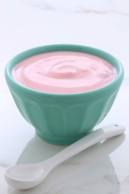 Stil yoğurt böğürtlen Fransız