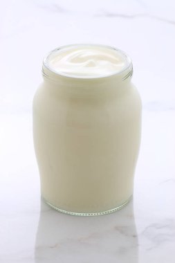 düz Fransız tarzı yoğurt