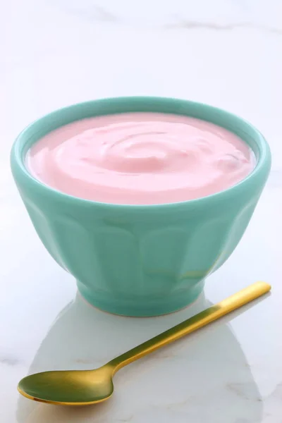 Beeren Joghurt nach französischer Art — Stockfoto